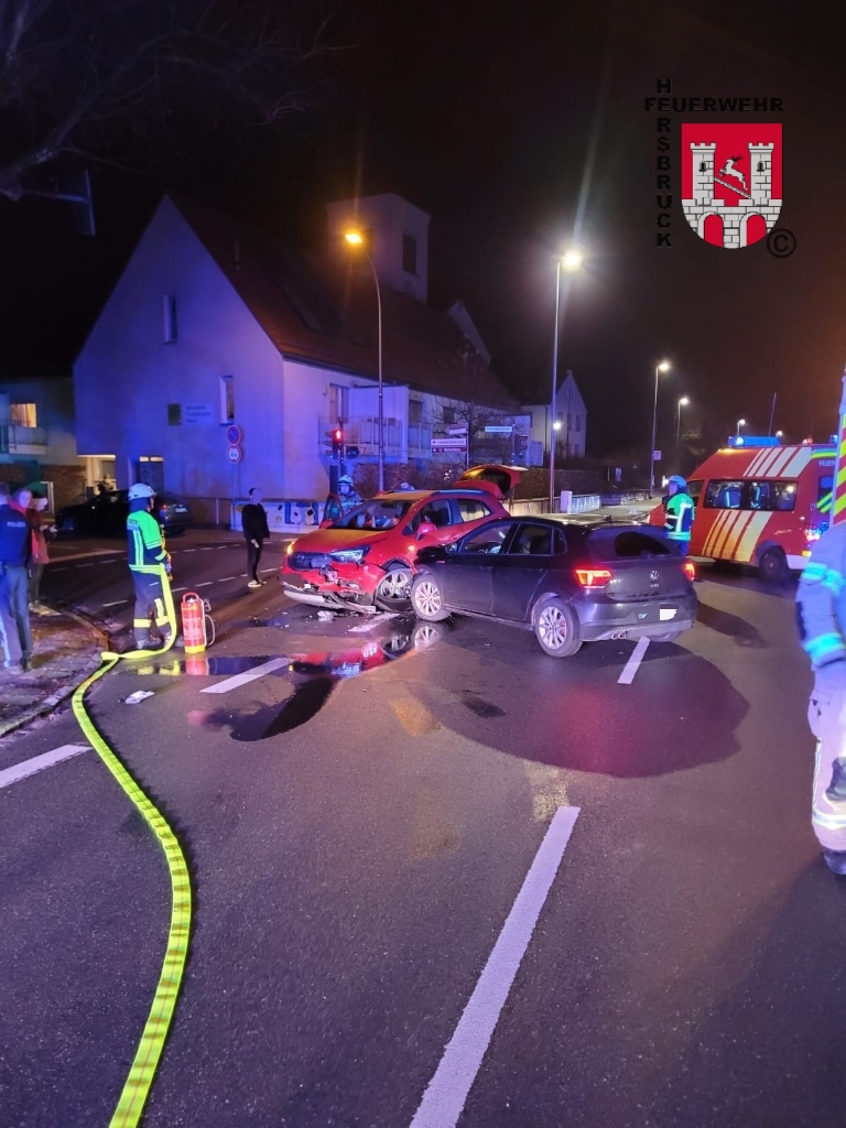 Verkehrsunfall, keine Person eingeklemmt Verkehrsunfall, keine Person eingeklemmt