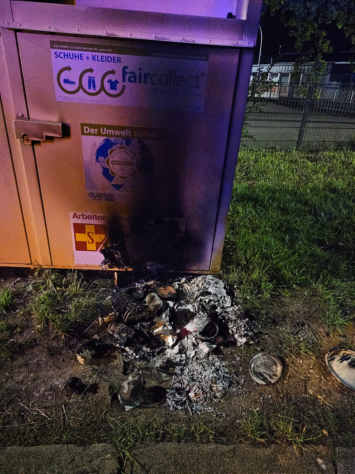 Einsatzfoto Brand Altkleidercontainer