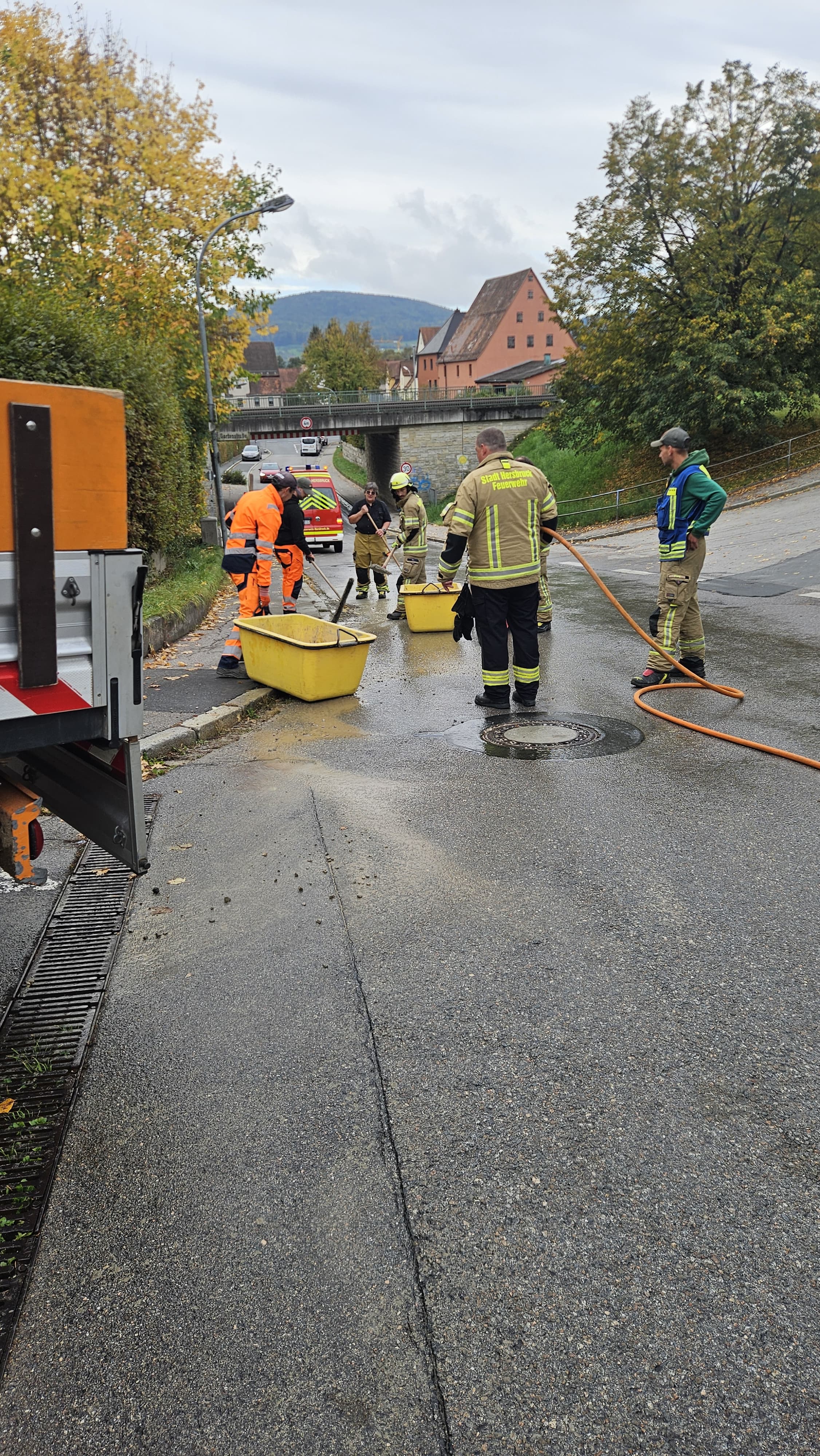Einsatzfoto  THL 1 - klein - Straße ...