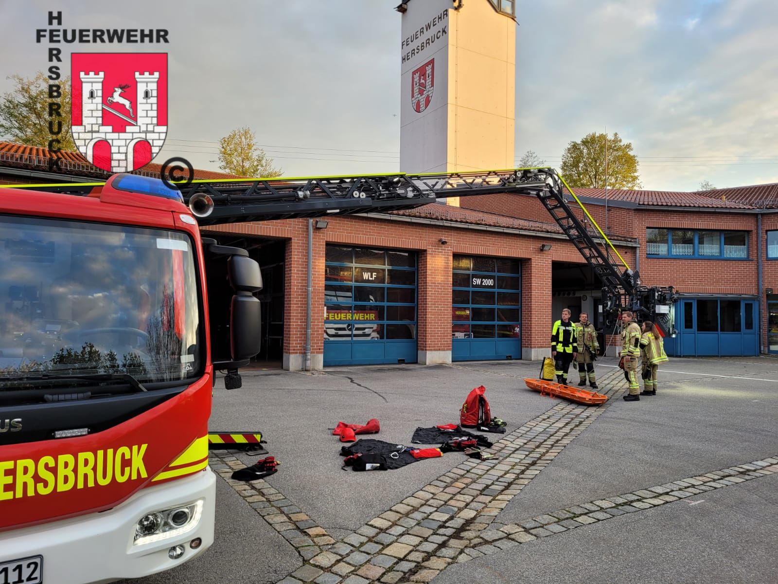 Freiwillige Feuerwehr Hersbruck - Übung mit Hebekissen